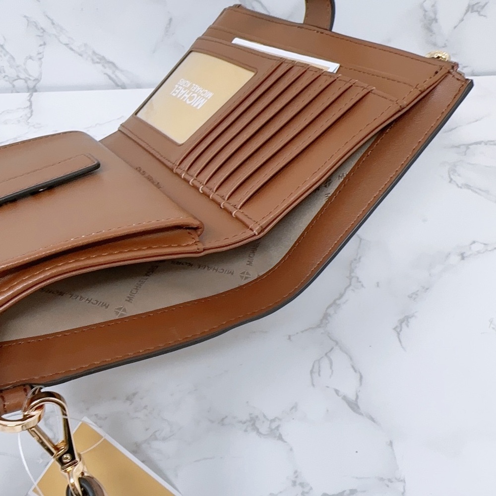 Michael Kors wallet - Picture 8 of 8